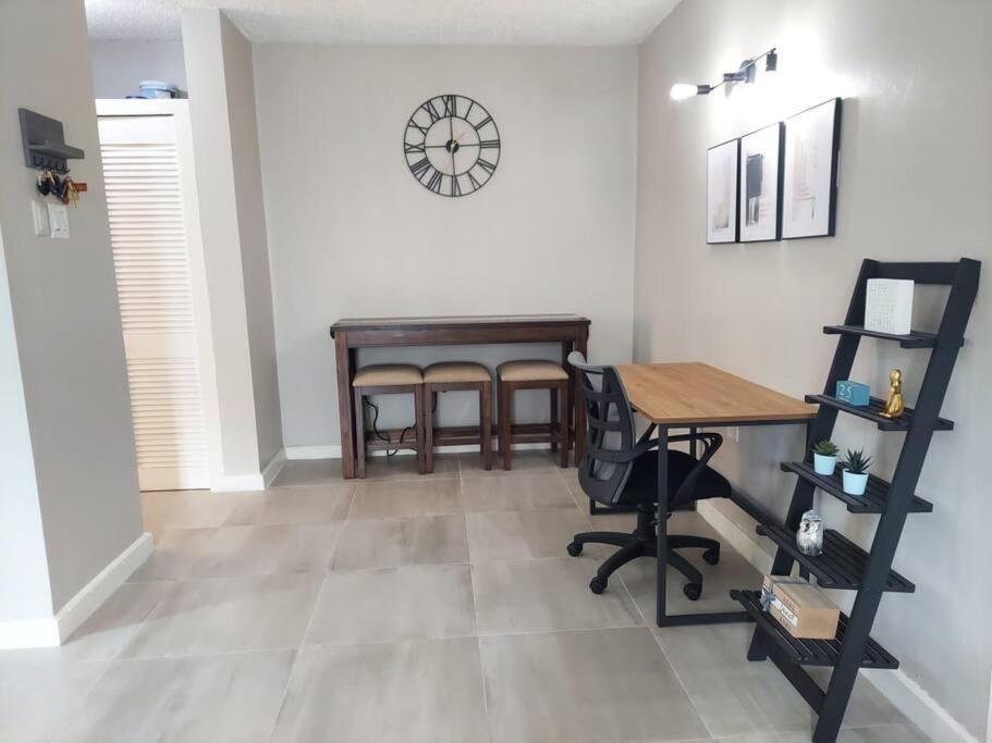Modern Apartment At The Worthington Kingston Kültér fotó