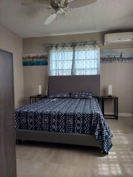 Modern Apartment At The Worthington Kingston Kültér fotó